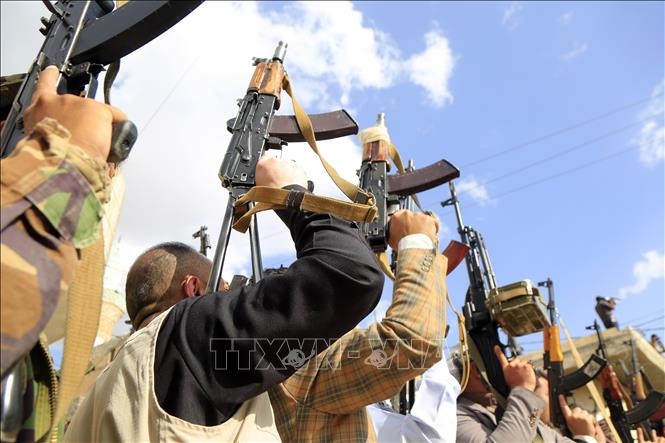 Xung đột tại Trung Đông: Lực lượng Houthi đe dọa phong tỏa eo biển Bab al-Mandab