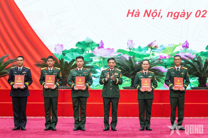 Đại tướng Phan Văn Giang dự Lễ tuyên dương Gương mặt trẻ tiêu biểu toàn quân năm 2025