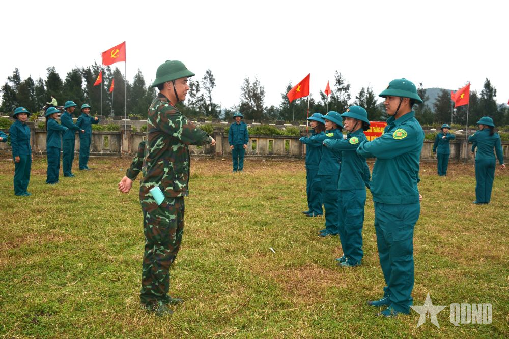 Hà Tĩnh: Nâng cao chất lượng huấn luyện dân quân trong tình hình mới