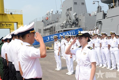 Gallery - 	Tàu Lực lượng Tự vệ trên biển Nhật Bản thăm Đà Nẵng