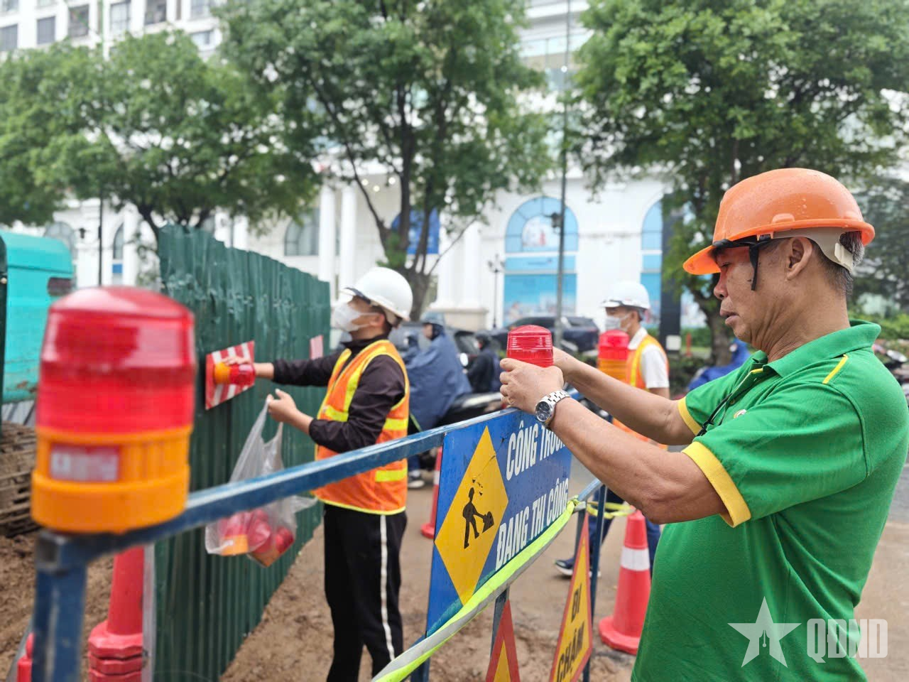 Hà Nội: Chủ động bảo đảm trật tự, an toàn giao thông tại các công trình chống ngập trên toàn thành phố