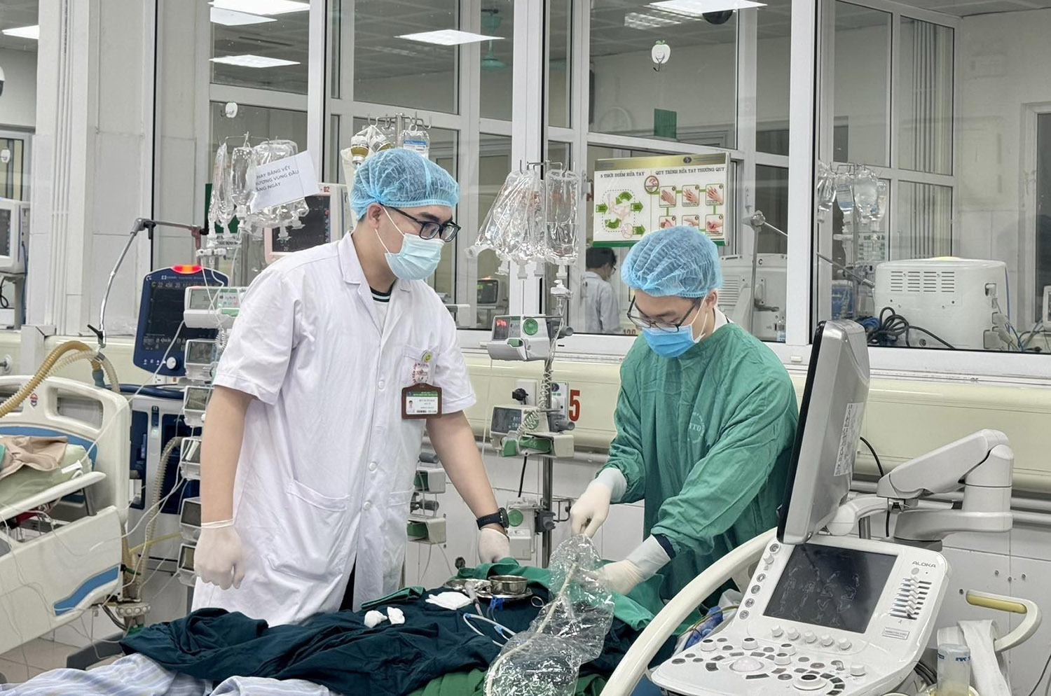 Sốc nhiễm trùng, suy đa tạng từ vết thương nhỏ trên da