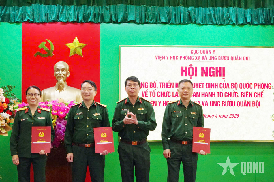 Tổ chức lại Viện Y học phóng xạ và Ung bướu Quân đội