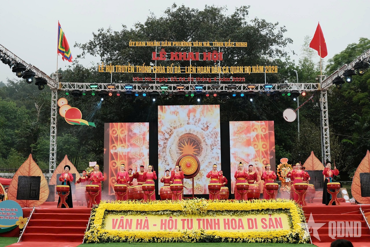 Bắc Ninh: Khai mạc lễ hội truyền thống chùa Bổ Đà và Liên hoan dân ca Quan họ phường Vân Hà