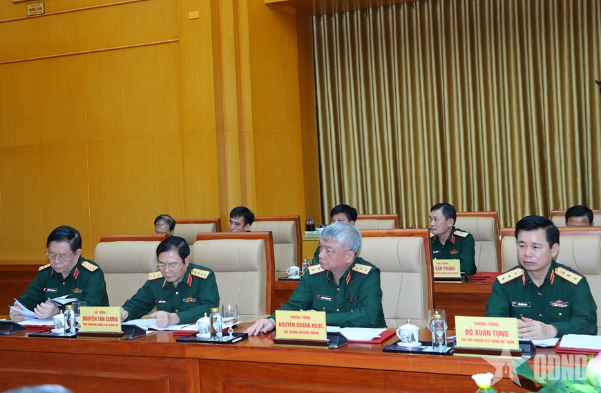 Th%u1EE7 t%u01B0%u1EDBng Ph%u1EA1m Minh Chính làm vi%u1EC7c v%u1EDBi Th%u01B0%u1EDDng v%u1EE5 Quân %u1EE7y Trung %u01B0%u01A1ng