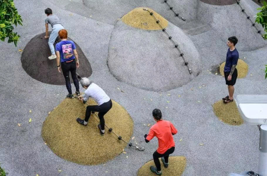 “Parkour” giúp người già Singapore tăng cường sức khỏe và sự tự tin 
