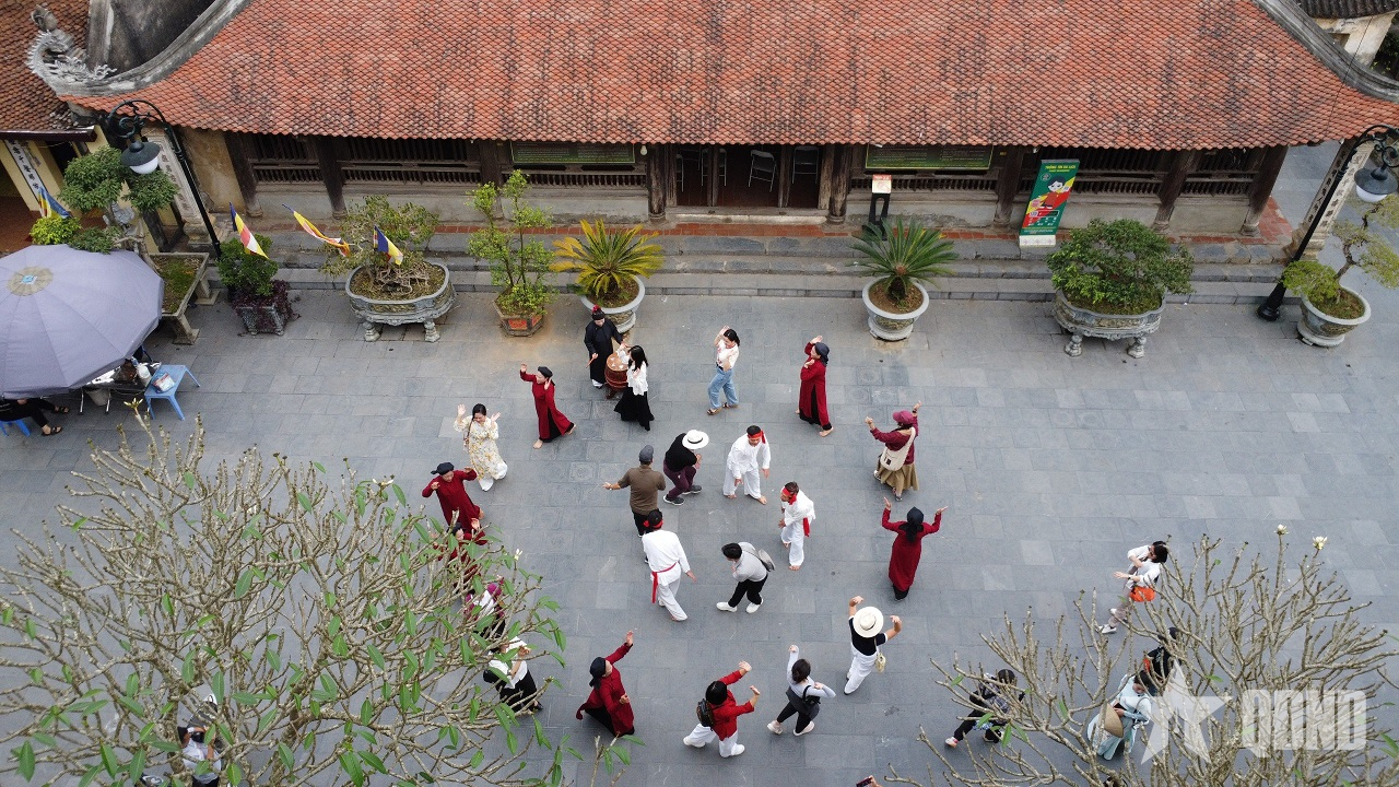 Ngôi đình gần 400 năm tuổi nơi đất Tổ