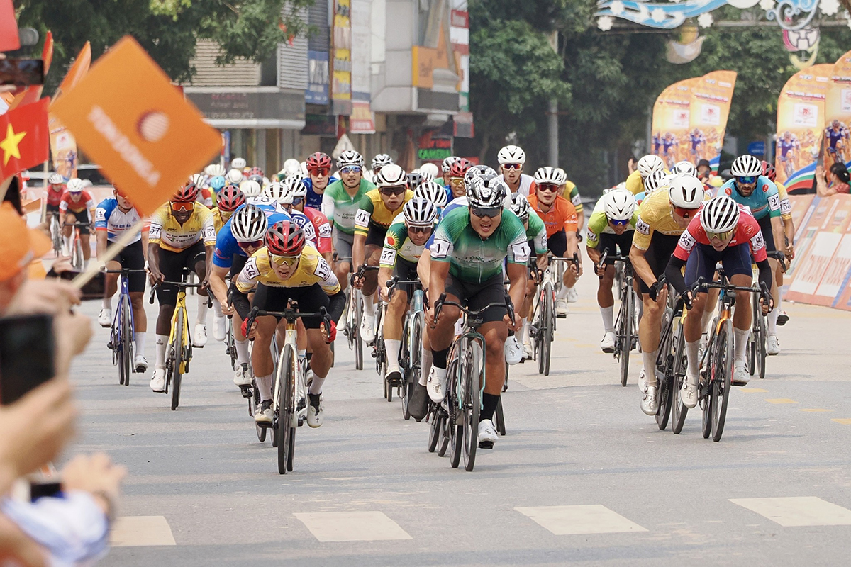 Trần Tuấn Kiệt thắng chặng 2 Giải đua xe đạp 