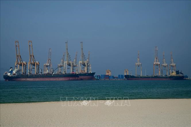 Iran và Oman thảo luận về eo biển Hormuz