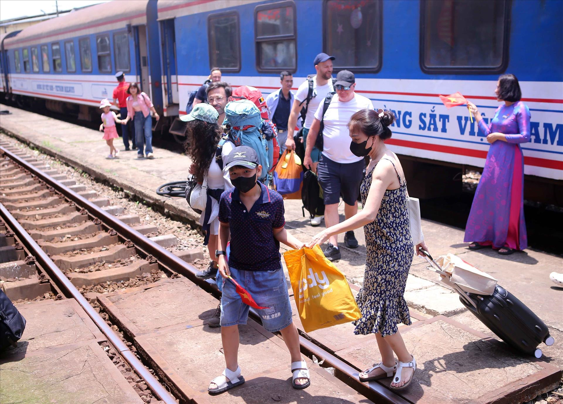 Ngành đường sắt chạy thêm tàu khu đoạn phía Nam dịp lễ 30-4 và 1-5