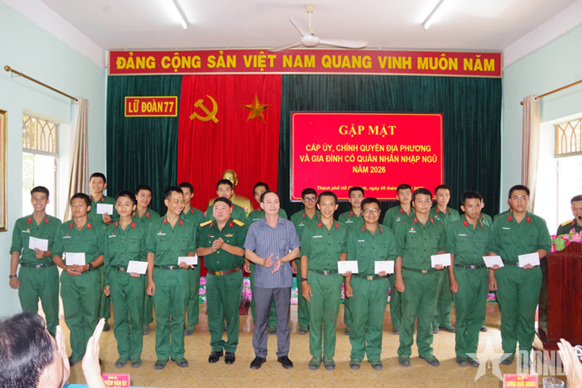 Gắn kết với cấp ủy, chính quyền địa phương và gia đình chiến sĩ mới