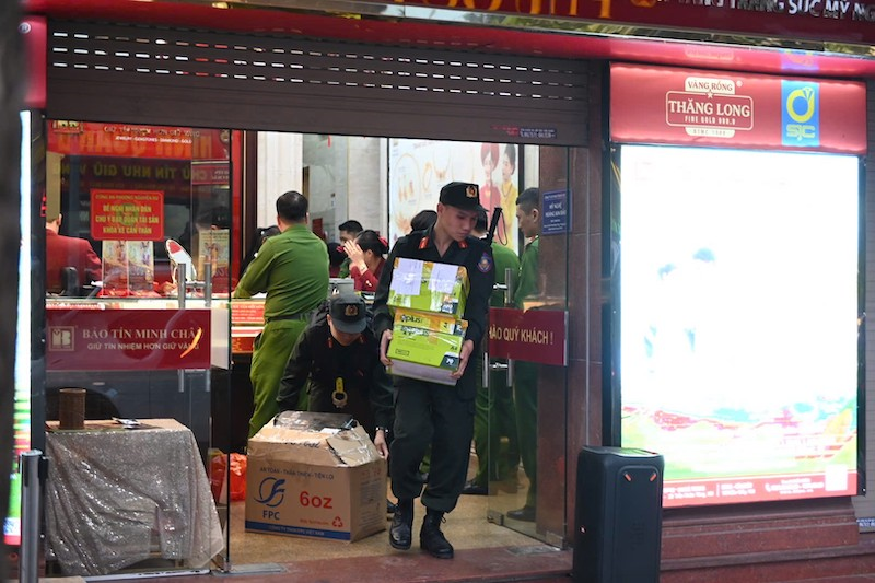 Khởi tố Tổng giám đốc Bảo Tín Minh Châu cùng con trai