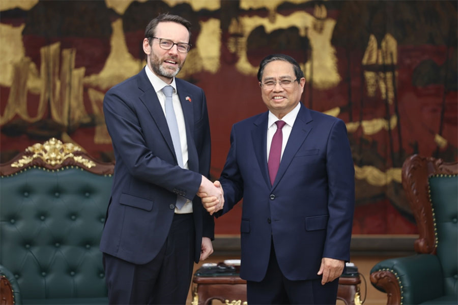 Thủ tướng Phạm Minh Chính tiếp Đại sứ Anh và Bắc Ai-len tại Việt Nam