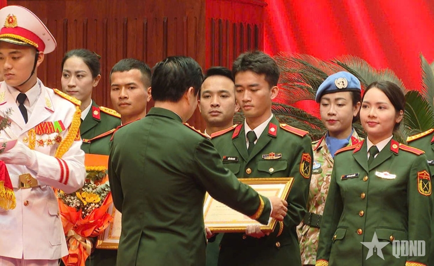 Gương mặt trẻ triển vọng toàn quân”: Trần Tùng Linh - “Cây sáng kiến” trên không gian mạng