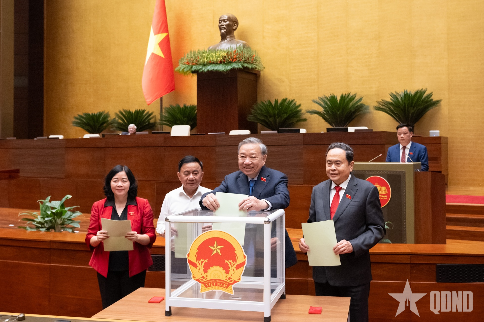 Chủ tịch Quốc hội Trần Thanh Mẫn ký ban hành 4 nghị quyết của Quốc hội về nhân sự