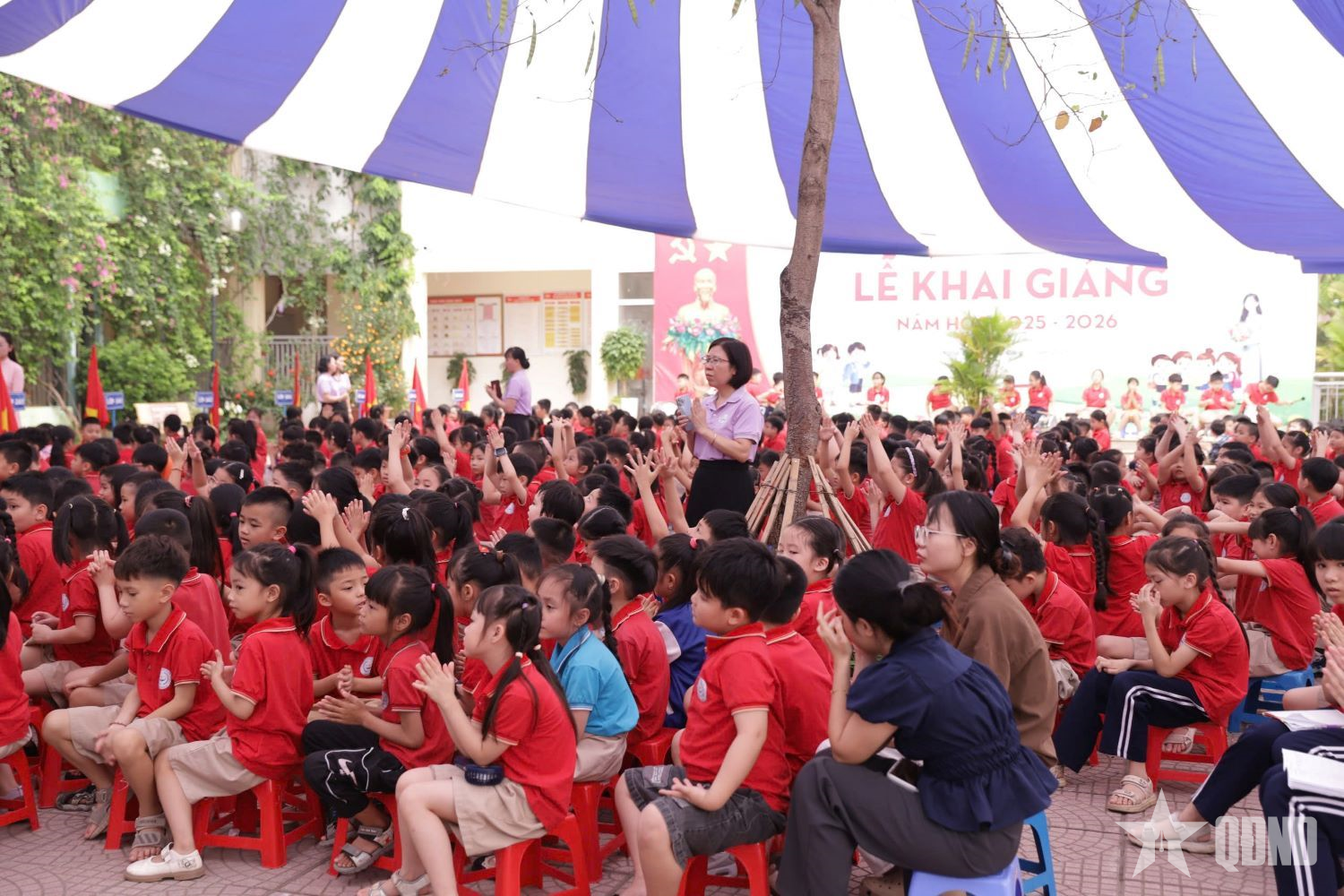 Những “cánh thư vượt sóng” đến Trường Sa

