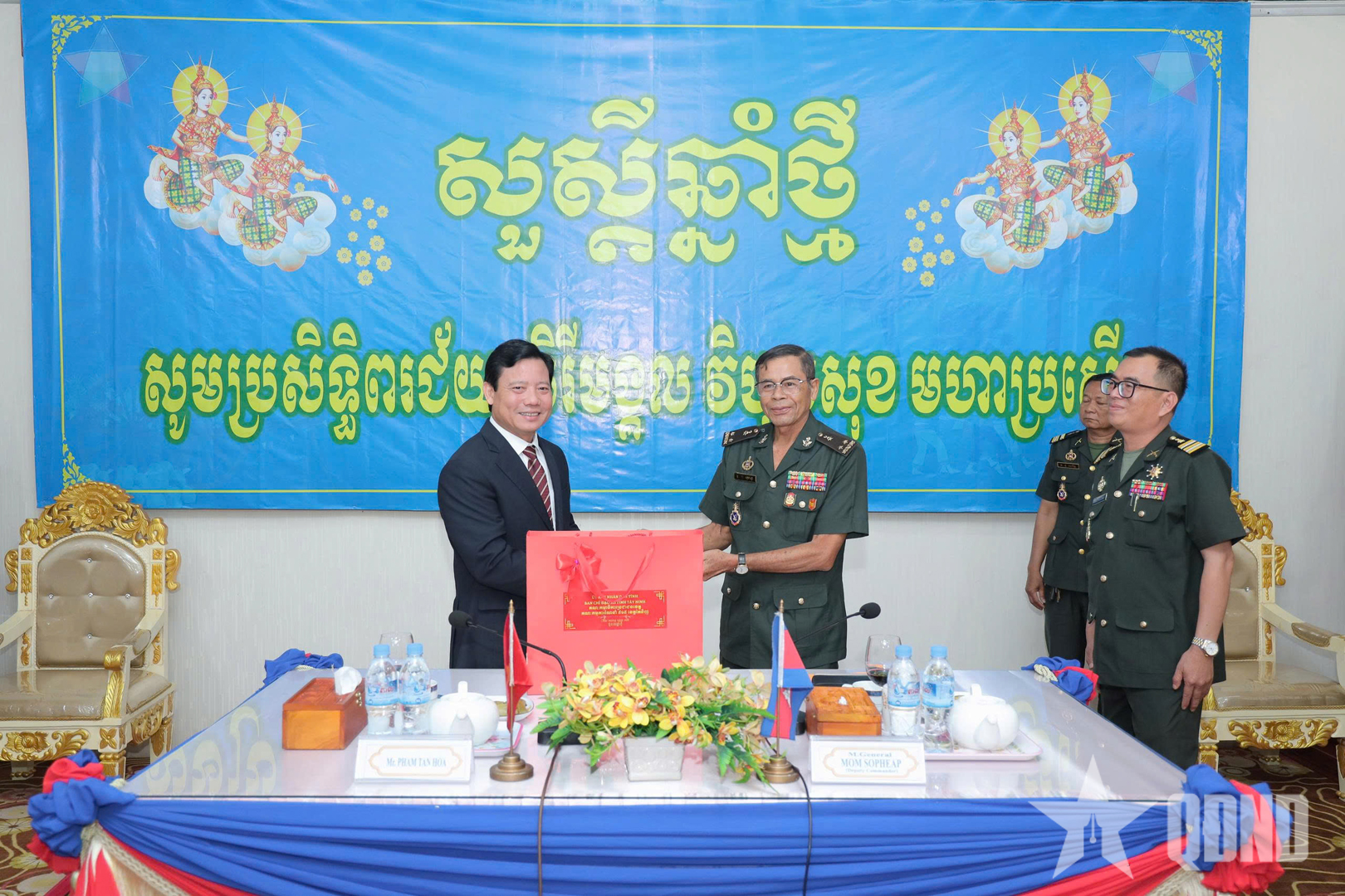 Ban Chỉ đạo 515 tỉnh Tây Ninh thăm, chúc Tết Quân khu Đặc biệt (Campuchia)