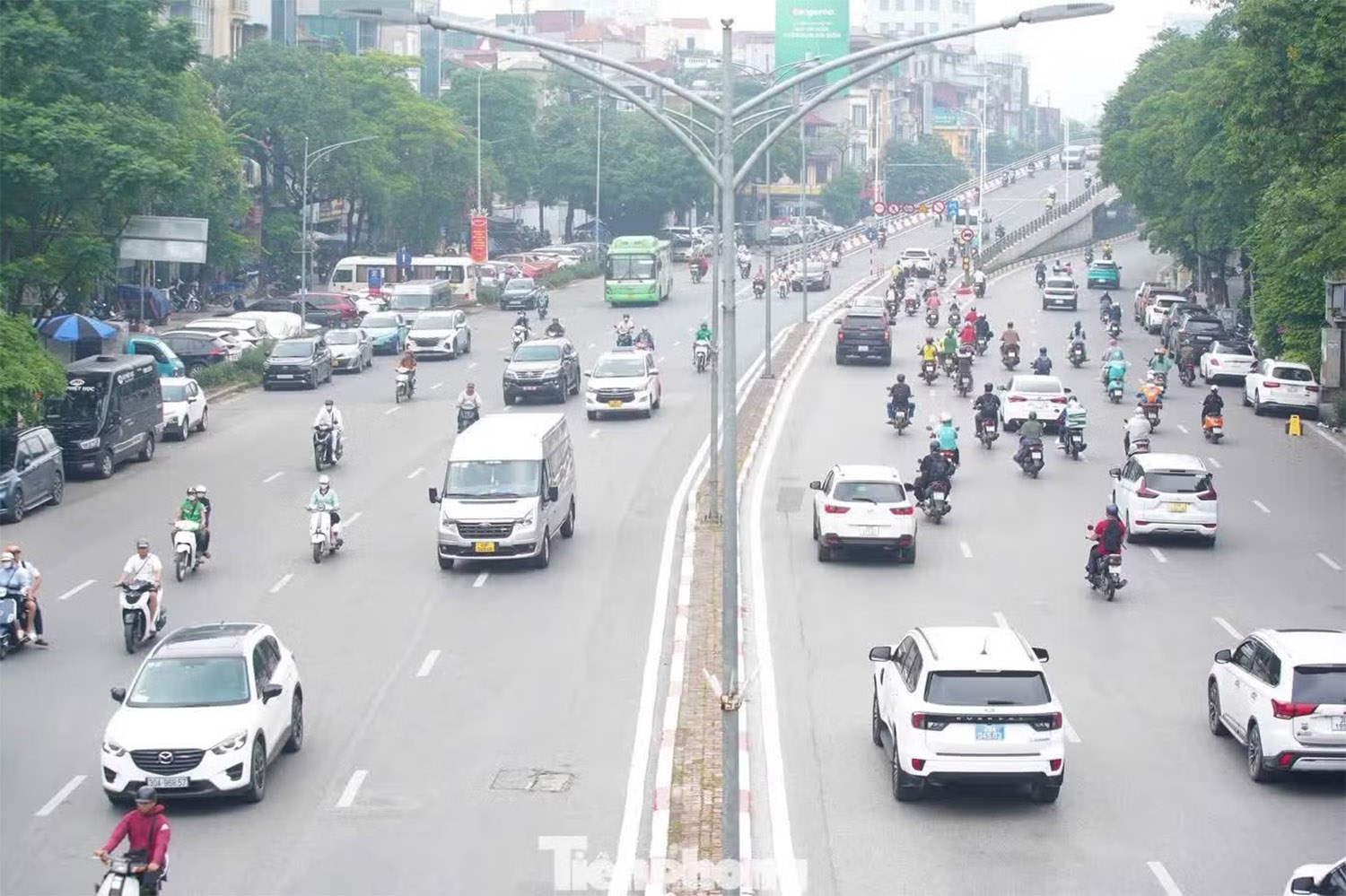Hà Nội: Không cấm tuyệt đối ô tô, xe máy xăng trong toàn bộ Vành đai 1 từ ngày 1-7