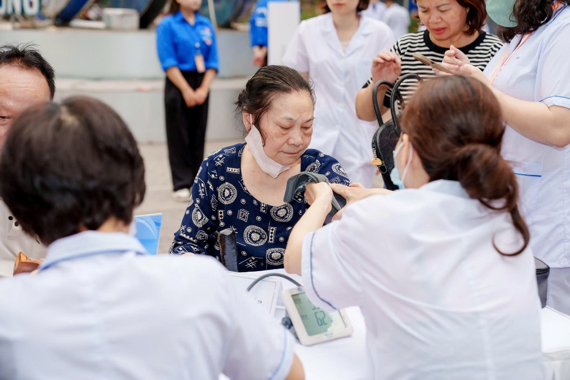 Hội Thầy thuốc trẻ Việt Nam thực hiện hơn 7.800 lượt khám bệnh, tư vấn sức khỏe miễn phí