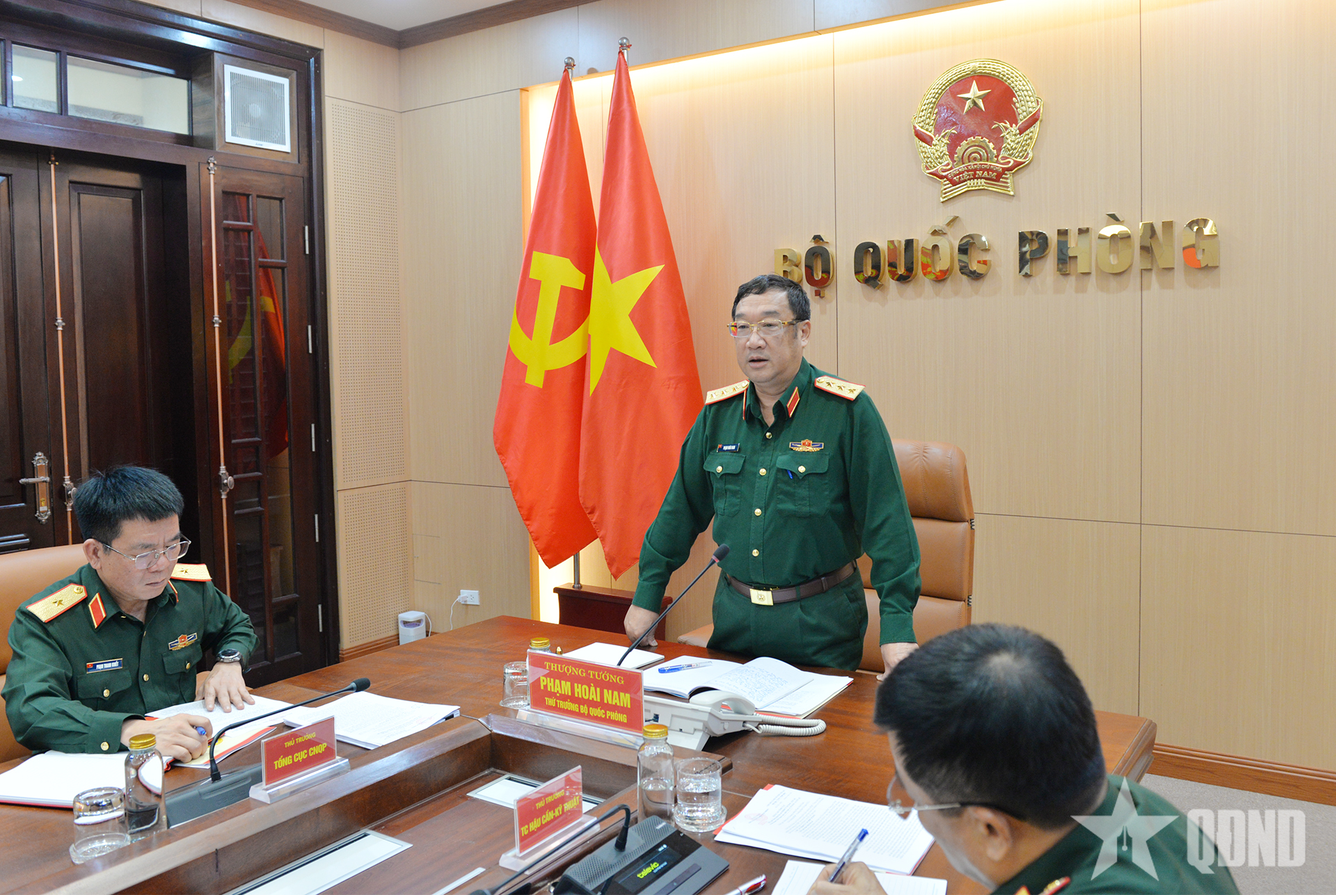 Chuẩn bị sản xuất loạt xe chiến đấu bộ binh và xe thiết giáp chở quân 