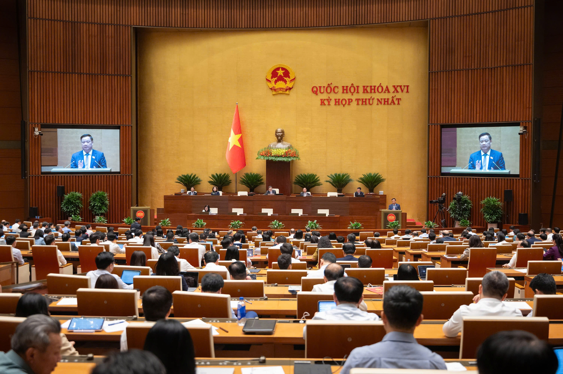 Quốc hội phê chuẩn Phó chủ tịch và Ủy viên Hội đồng Quốc phòng và An ninh