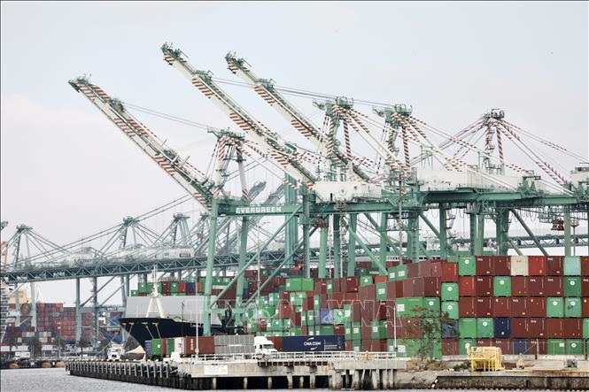 Mỹ áp thuế 50% đối với hàng hóa của các nước cấp vũ khí cho Iran