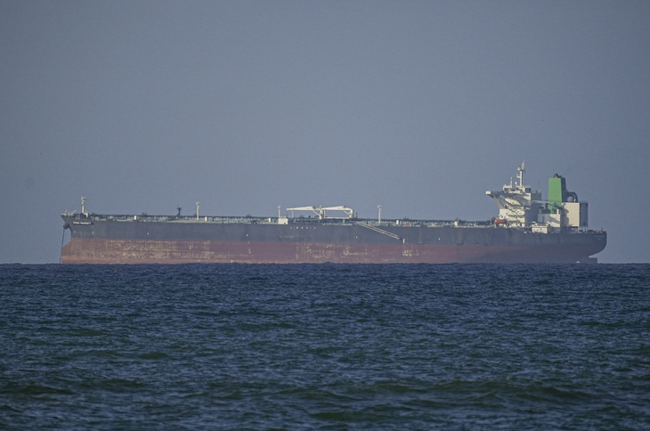 Xung đột tại Trung Đông: Eo biển Hormuz lại bị đình chỉ