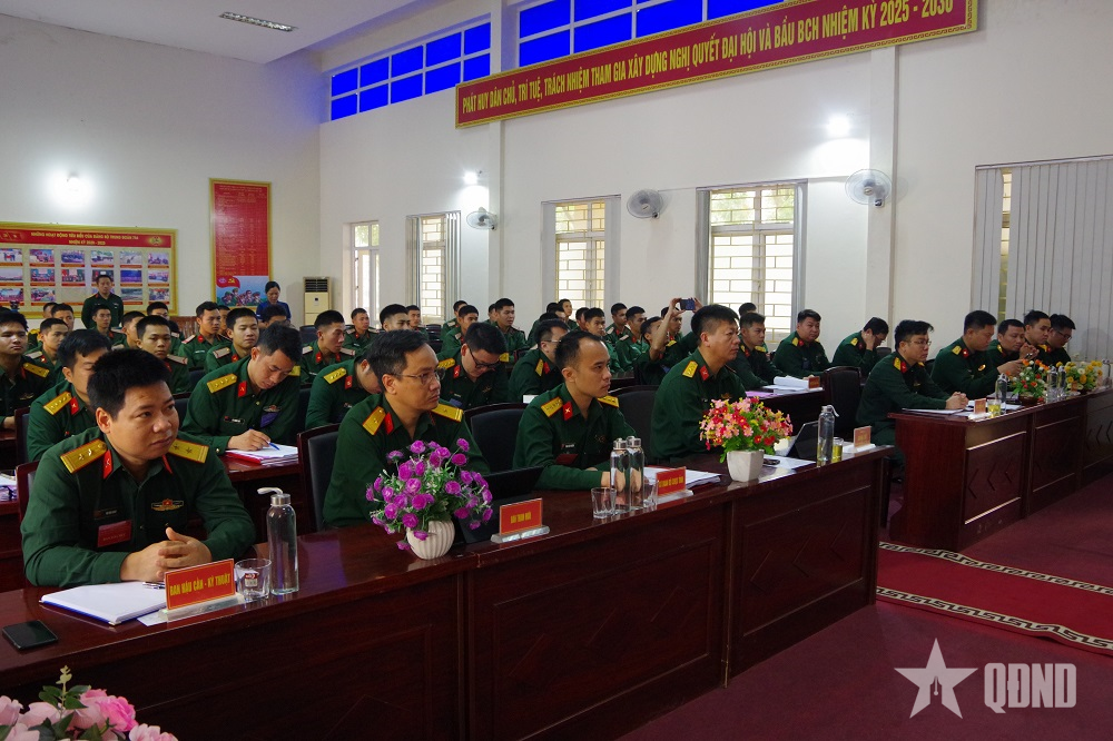 Sôi nổi hội thi cán bộ giảng dạy chính trị, báo cáo viên giỏi năm 2026 ở Trung đoàn 754

