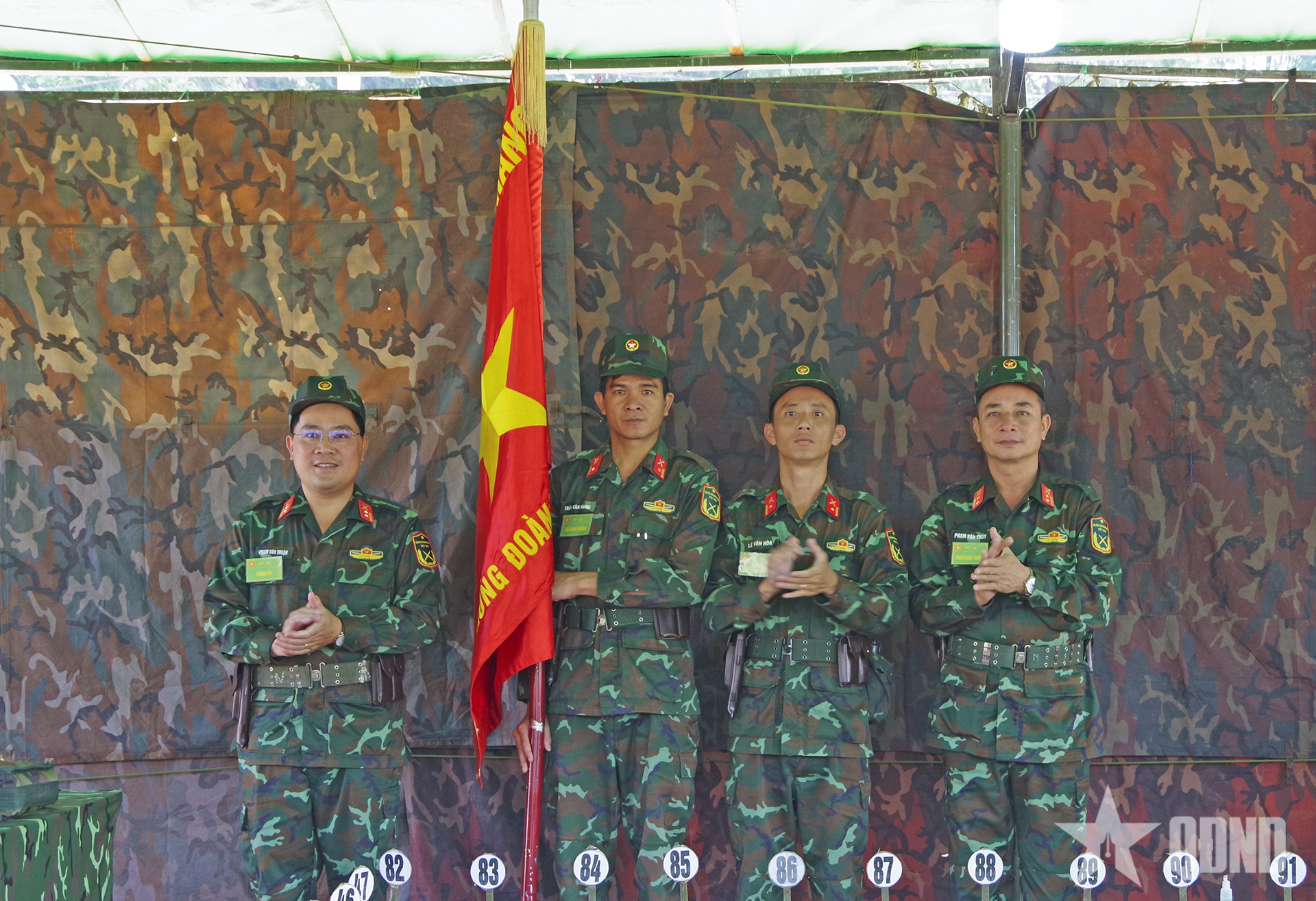 Trung đoàn Pháo binh 4 (Sư đoàn 10, Quân đoàn 34): Diễn tập chỉ huy - cơ quan một bên, một cấp trên trên bản đồ