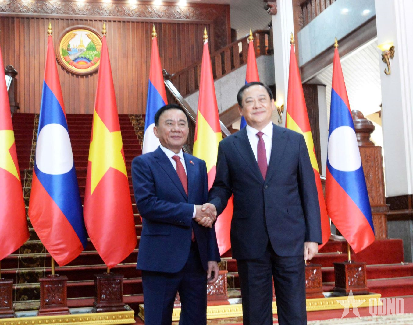 Thường trực Ban Bí thư Trần Cẩm Tú hội kiến Thủ tướng Lào Sonexay Siphandone

