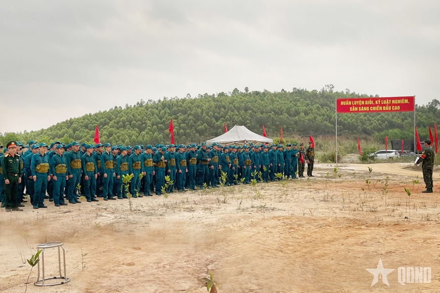 Quảng Ninh: Ban Chỉ huy PTKV 4 - Hạ Long tổ chức kiểm tra bắn đạn thật