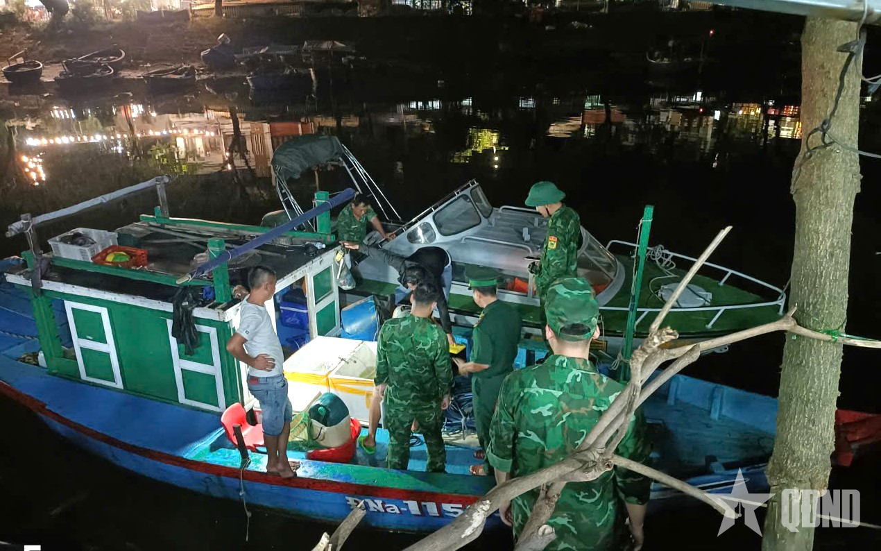 Đồn Biên phòng Phú Lộc xử phạt công dân tàng trữ kích điện trái phép

