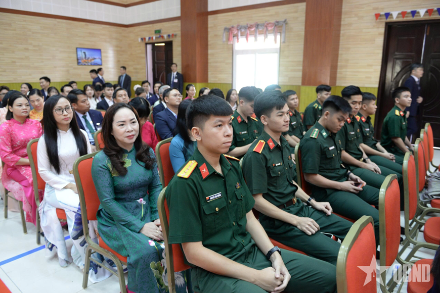 Thường trực Ban B&iacute; thư Trần Cẩm T&uacute; rời Phnom Penh, kết th&uacute;c tốt đẹp chuyến thăm ch&iacute;nh thức L&agrave;o v&agrave; Campuchia