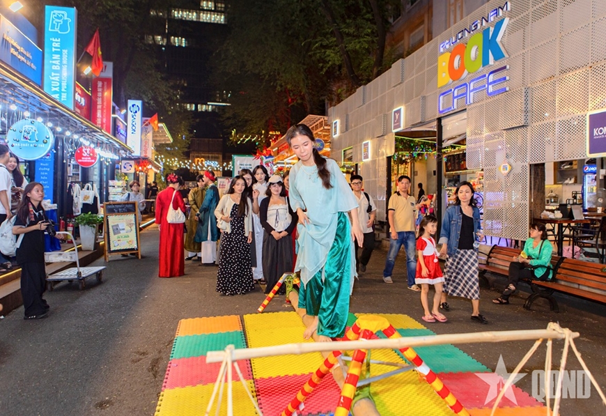 Để đường sách luôn đắp bồi tri thức