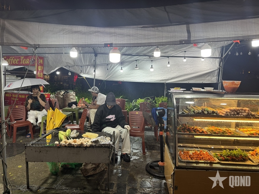 Siết chặt quản l&yacute; dịch vụ ăn uống, bếp ăn tập thể v&agrave; thức ăn đường phố