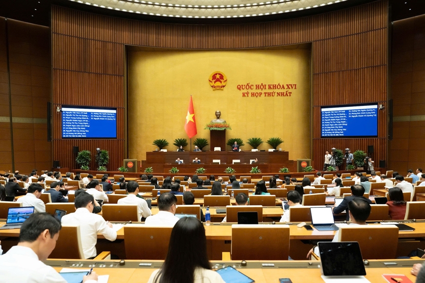 Kỳ họp thứ nhất, Quốc hội kh&oacute;a XVI: Cần quy định r&otilde; phạm vi giao dịch phải c&ocirc;ng chứng