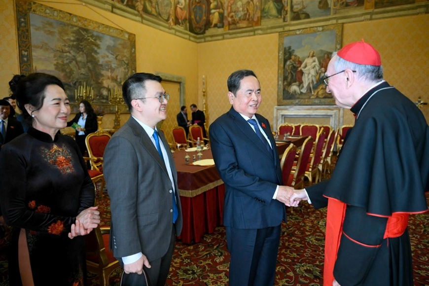 Chủ tịch Quốc hội Trần Thanh Mẫn hội kiến Thủ tướng Tòa thánh Vatican Pietro Parolin