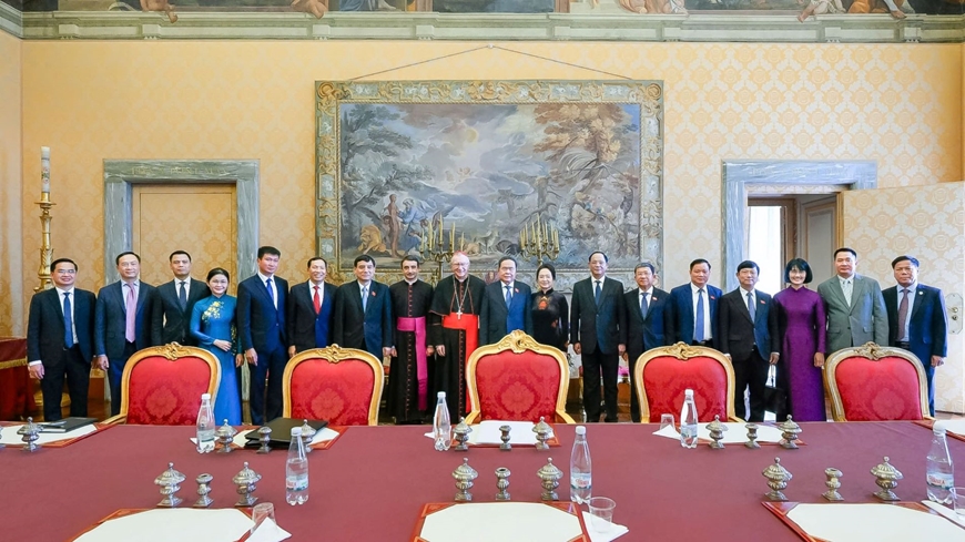 Chủ tịch Quốc hội Trần Thanh Mẫn hội kiến Thủ tướng Tòa thánh Vatican Pietro Parolin