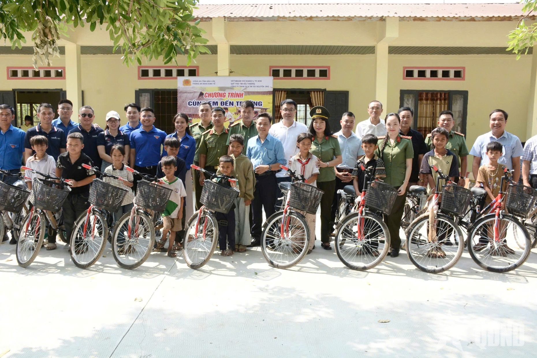 Gần 160 triệu đồng hỗ trợ điểm trường Tiểu học Lê Văn Tám, phân hiệu buôn Ba Na