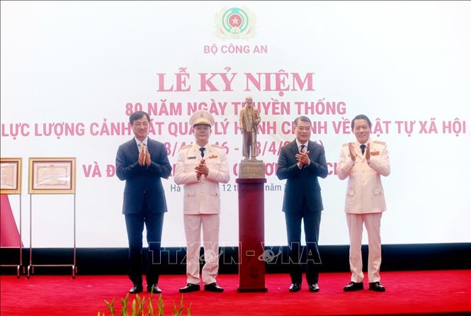 Thủ tướng L&ecirc; Minh Hưng: Hiện đại h&oacute;a phương thức quản trị quốc gia, x&acirc;y dựng nền h&agrave;nh ch&iacute;nh phục vụ