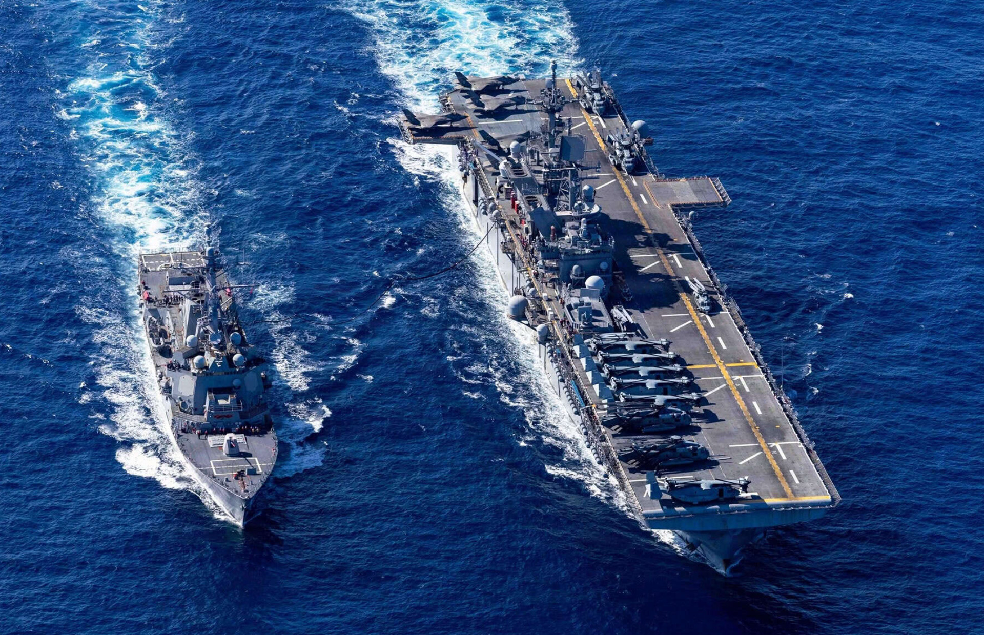 Quân sự thế giới hôm nay (12-4): Mỹ tăng cường hiện diện quân sự gần Iran 