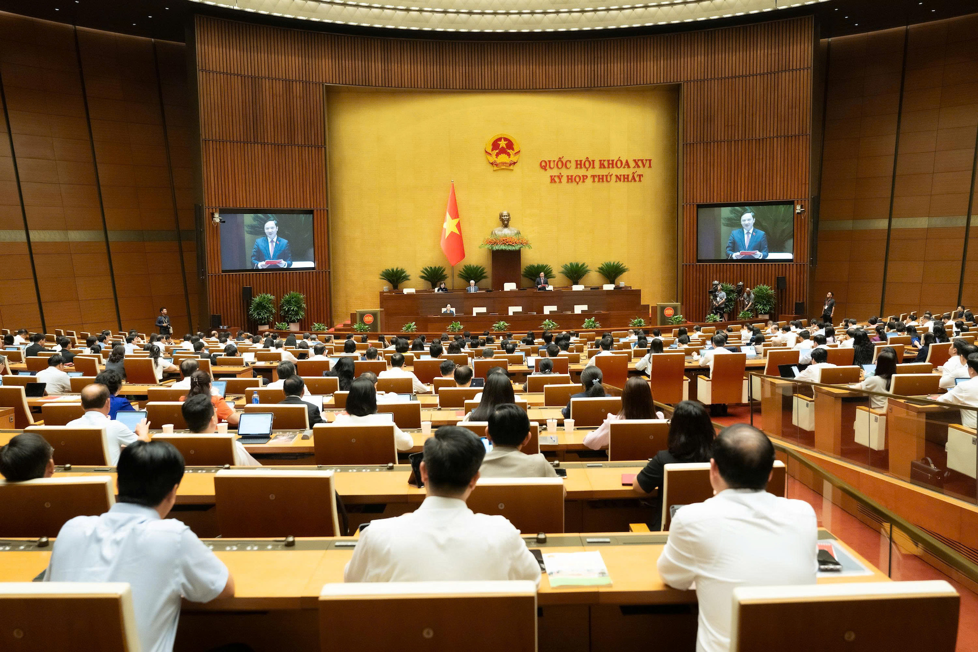 Thông cáo báo chí số 9 Kỳ họp thứ nhất, Quốc hội khóa XVI