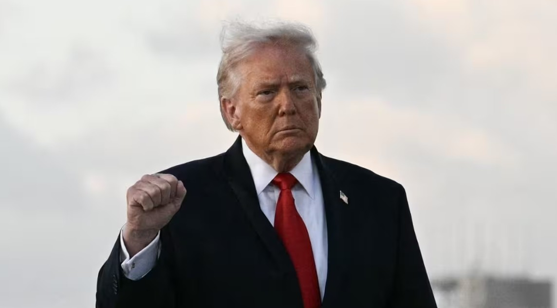 Tổng thống Mỹ chỉ thị hải quân phong tỏa eo biển Hormuz