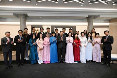 Gallery - 	Chủ tịch Quốc hội gặp mặt sinh viên, lưu học sinh Việt Nam ở Italy