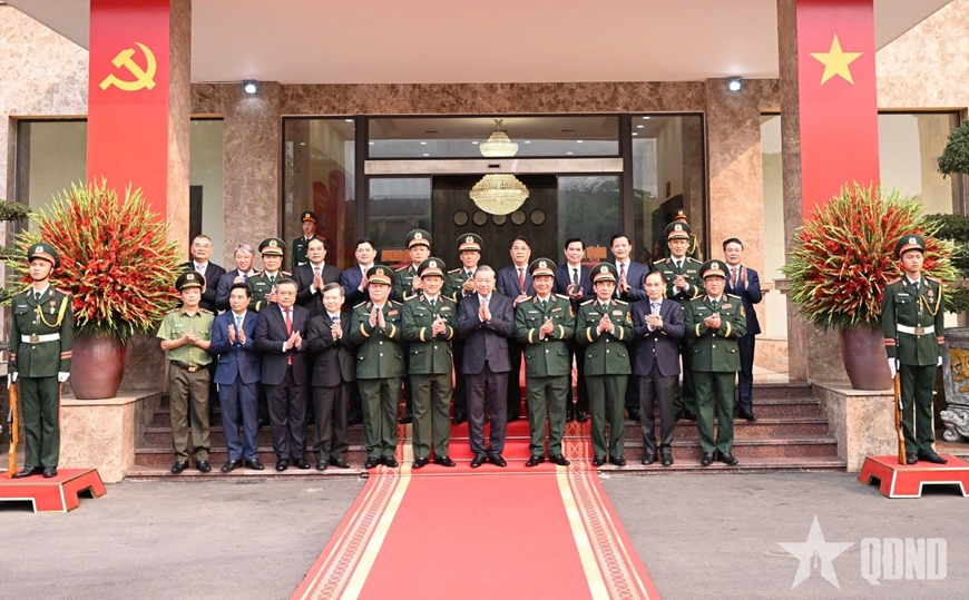 Tổng B&iacute; thư, Chủ tịch nước T&ocirc; L&acirc;m dự Lễ đ&oacute;n nhận danh hiệu Anh h&ugrave;ng Lực lượng vũ trang nh&acirc;n d&acirc;n của Qu&acirc;n khu 1