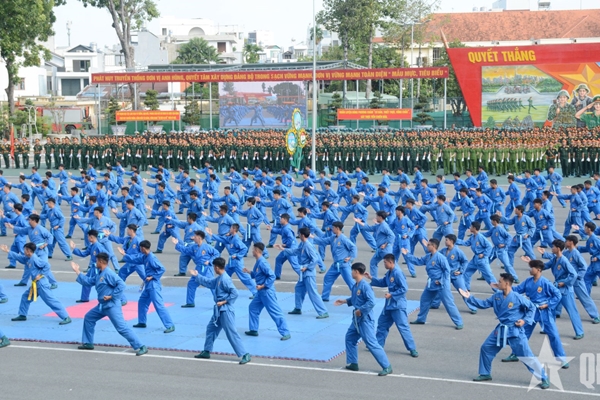 Việc quân trong
