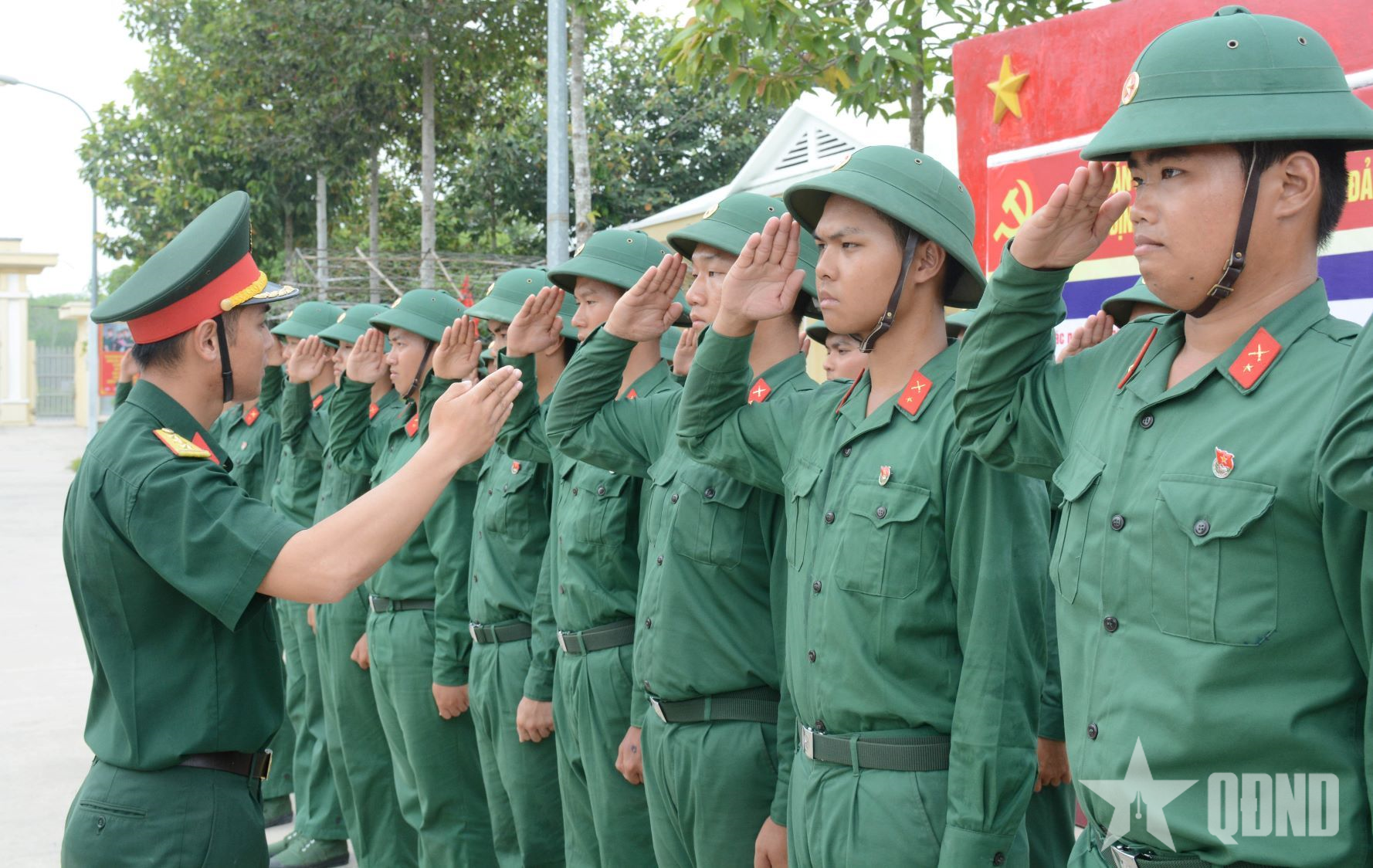 Rèn điều lệnh, nâng cao nền nếp chính quy