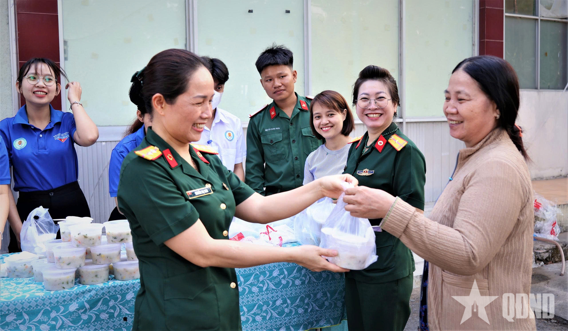 Quân đoàn 34: Lan tỏa yêu thương từ những suất cháo nghĩa tình