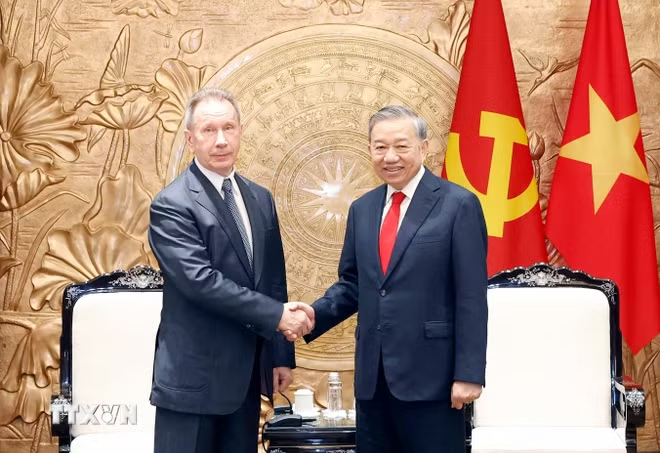 Tổng Bí thư, Chủ tịch nước Tô Lâm tiếp Giám đốc Cơ quan Vệ binh Quốc gia Liên bang Nga
