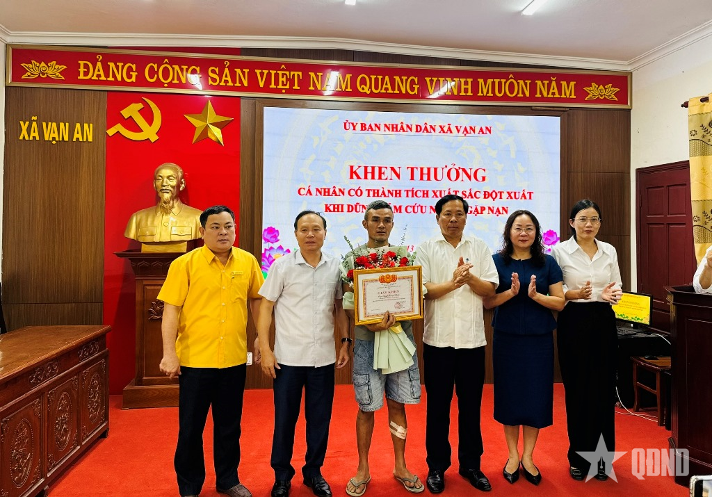 Nghệ An: Biểu dương hai tấm gương dũng cảm cứu người gặp nạn